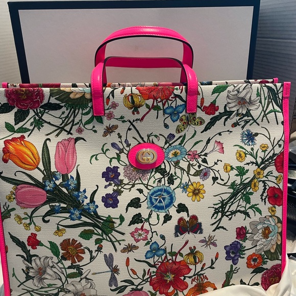 Gucci Handbags - Gucci flora shopper tote (Sold)